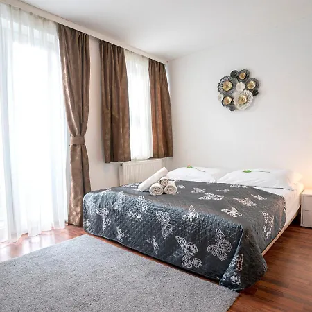 Apartments City Centre Bratislava Exterior photo